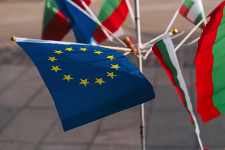 Bulgária Enfrenta Crise Política na Estreia do Euro: Desafios e Expectativas Bulgária Enfrenta Crise Política na Estreia do Euro: Desafios e Expectativas