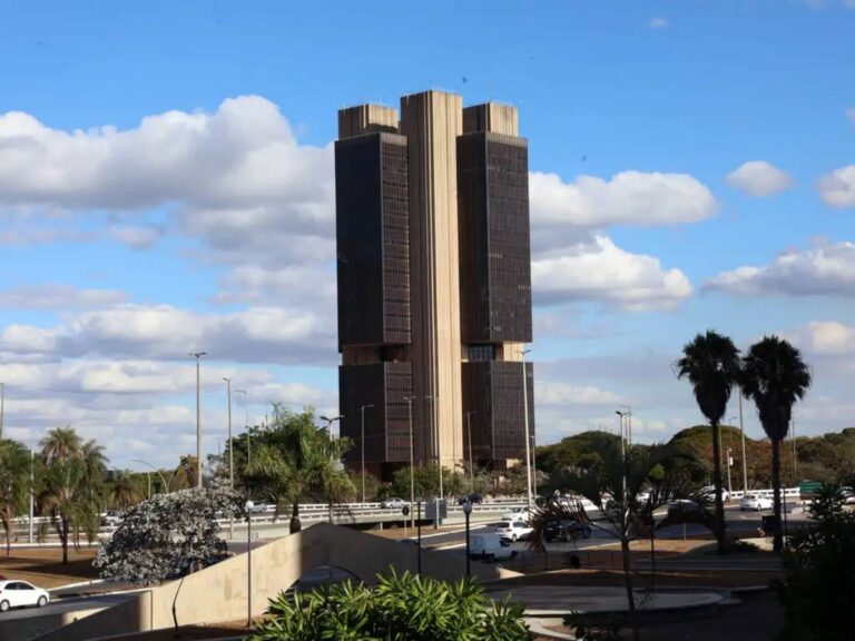 Impacto do Tom Duro do Copom na Manutenção da Selic: Expectativas e Repercussões Imagem do artigo