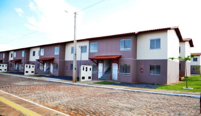 Entrega de Moradias em Barreiras (BA) e Caruaru (PE): Um Novo Começo Entrega de Moradias em Barreiras (BA) e Caruaru (PE): Um Novo Começo