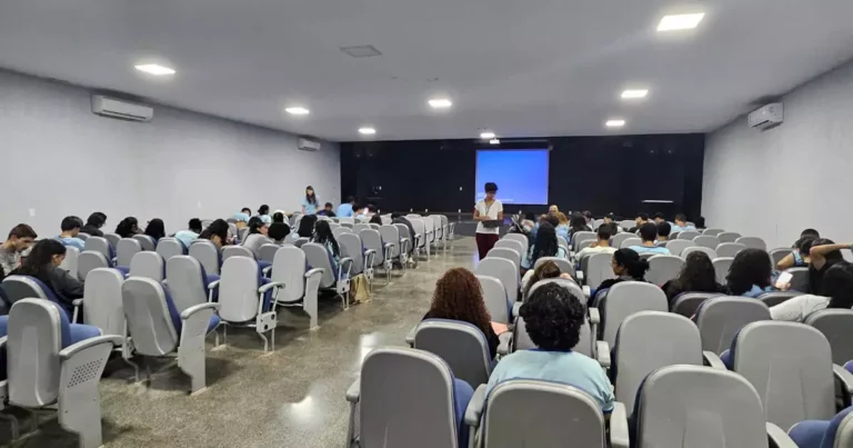 Estudantes do DF: Pesquisa Inédita Mapeia Saúde Socioemocional na Rede Pública