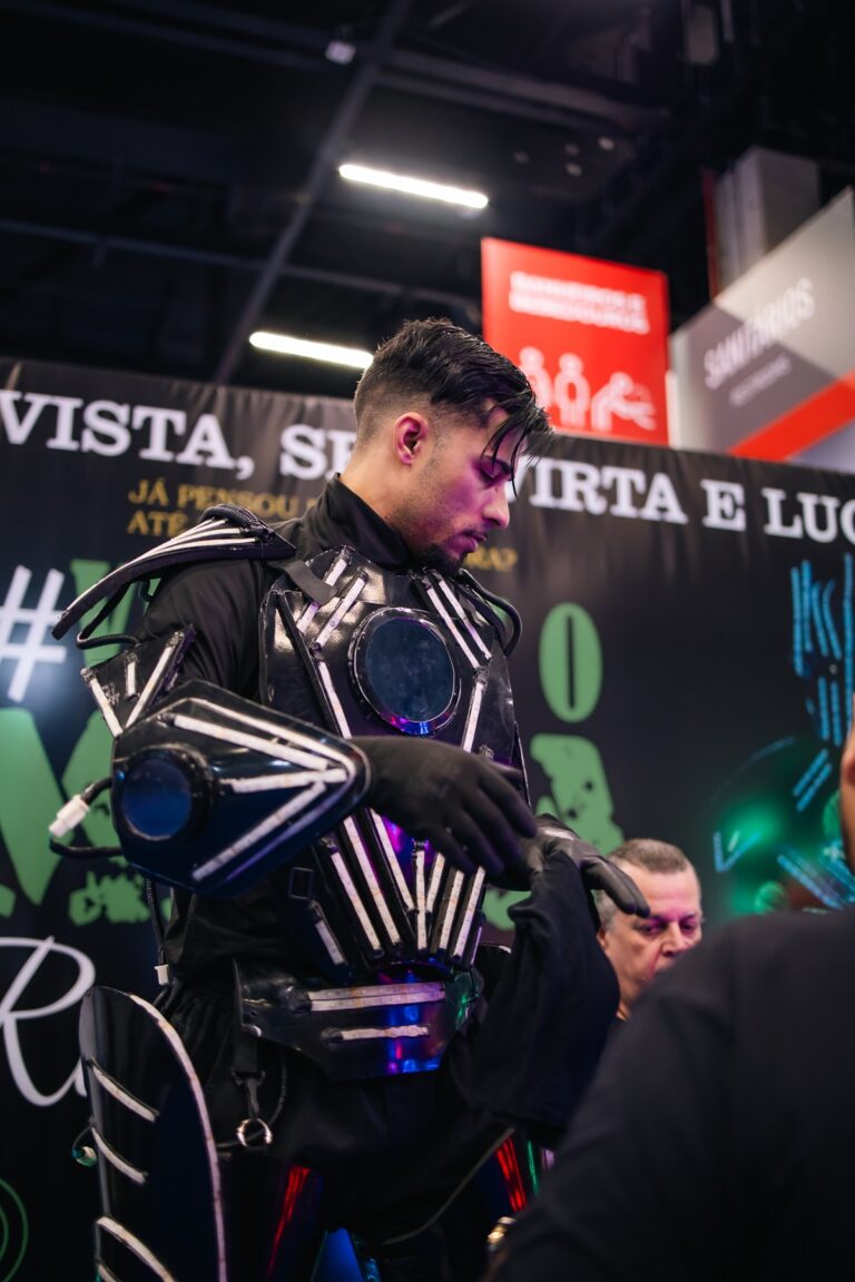 Mega Robô de LED Lança Primeira Franquia do Setor e Investe no Crescimento do Entretenimento Imagem do artigo