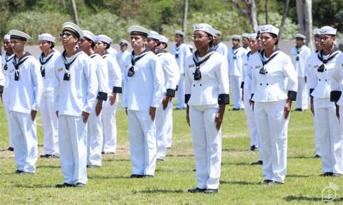 Primeira Turma Mista da Escola de Aprendizes-Marinheiros de Pernambuco é Formada Imagem do artigo