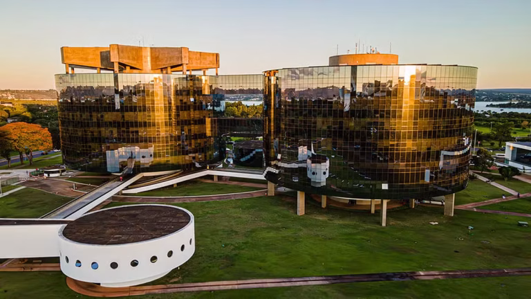 Reação de PGR e BC à Acareação do STF: Um Incômodo Inesperado