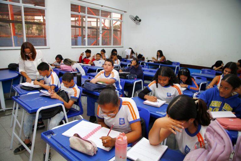 Rede Municipal de Nova Iguaçu Brilha em Olimpíada Nacional de Educação Financeira