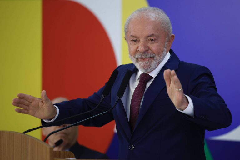 Retrospectiva Política de 2025: Desafios e Reviravoltas no Brasil