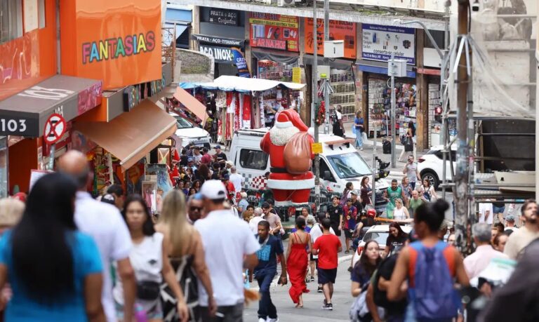 Salário Mínimo em 2026: Novo Valor de R$ 1.621 Promete Impactar a Economia Salário Mínimo em 2026: Novo Valor de R$ 1.621 Promete Impactar a Economia