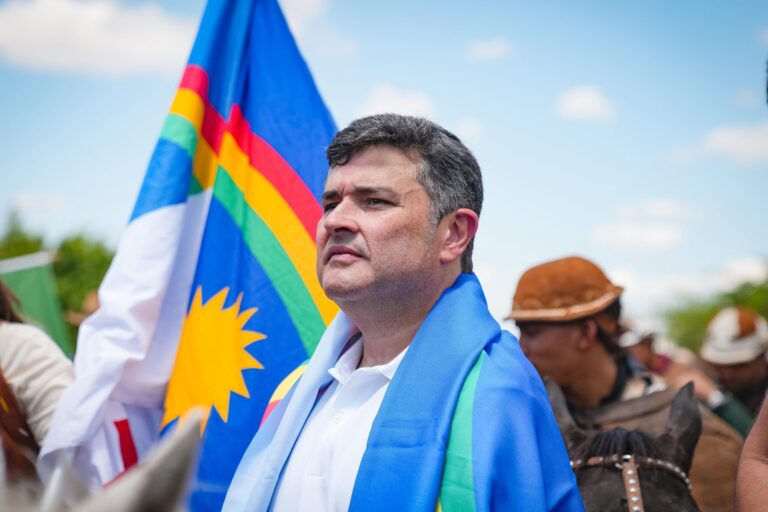 Saúde em Floresta: Rorró Maniçoba Elogia Eduardo da Fonte por Seu Compromisso