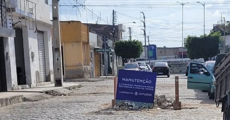 Caruaru (PE): Compesa Ignora Prazo e Rua Segue Intransitável Após Obras Caruaru (PE): Compesa Ignora Prazo e Rua Segue Intransitável Após Obras