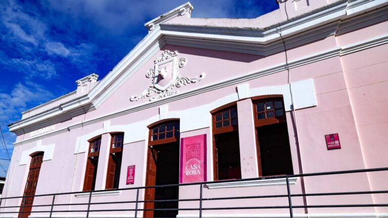 Casa Rosa: O Mercado Cultural de Caruaru Retoma Atividades com Pré-Carnaval Empolgante Casa Rosa: O Mercado Cultural de Caruaru Retoma Atividades com Pré-Carnaval Empolgante
