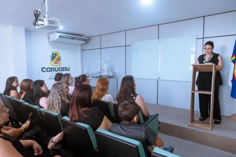 Centro de Qualificação Profissional da Mulher Forma Novas Cabeleireiras e Impulsiona Autonomia