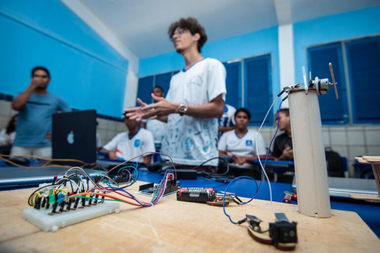 Comissão cria seleção para instrutores da Política Alagoana de Educação Profissional