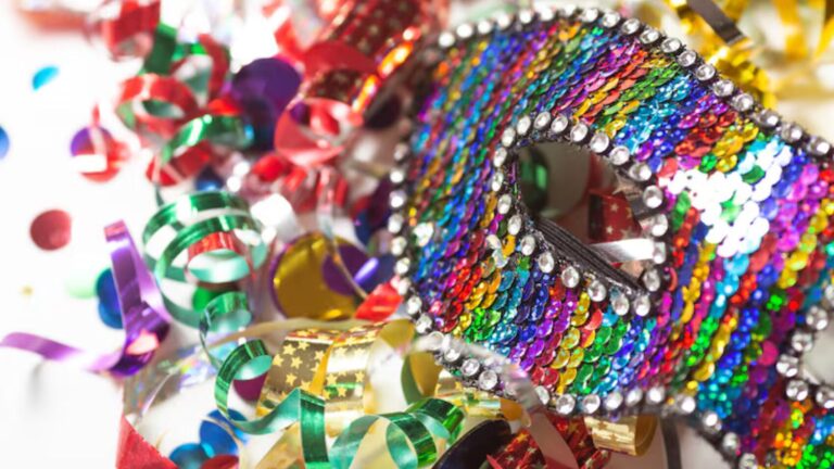 Curso de Confecção de Adereços Carnavalescos em Caruaru: Inscrições Abertas Curso de Confecção de Adereços Carnavalescos em Caruaru: Inscrições Abertas