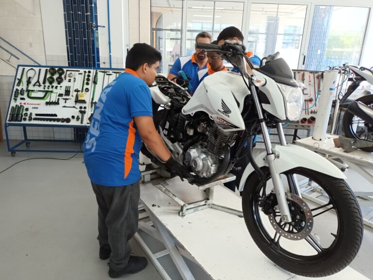 Cursos Rápidos do SENAI Pernambuco: Capacite-se nas Áreas Automotiva, Industrial e de Energia Solar