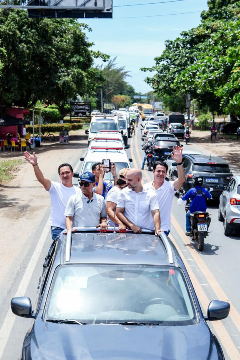 Deputado André Ferreira e Prefeito Barbosa Lideram Entrega de Veículos em São José da Coroa Grande