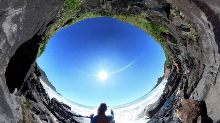 Exposição 'Entre Águas e Terras, Margens Tecnológicas': Reflexões Urgentes sobre o Meio Ambiente