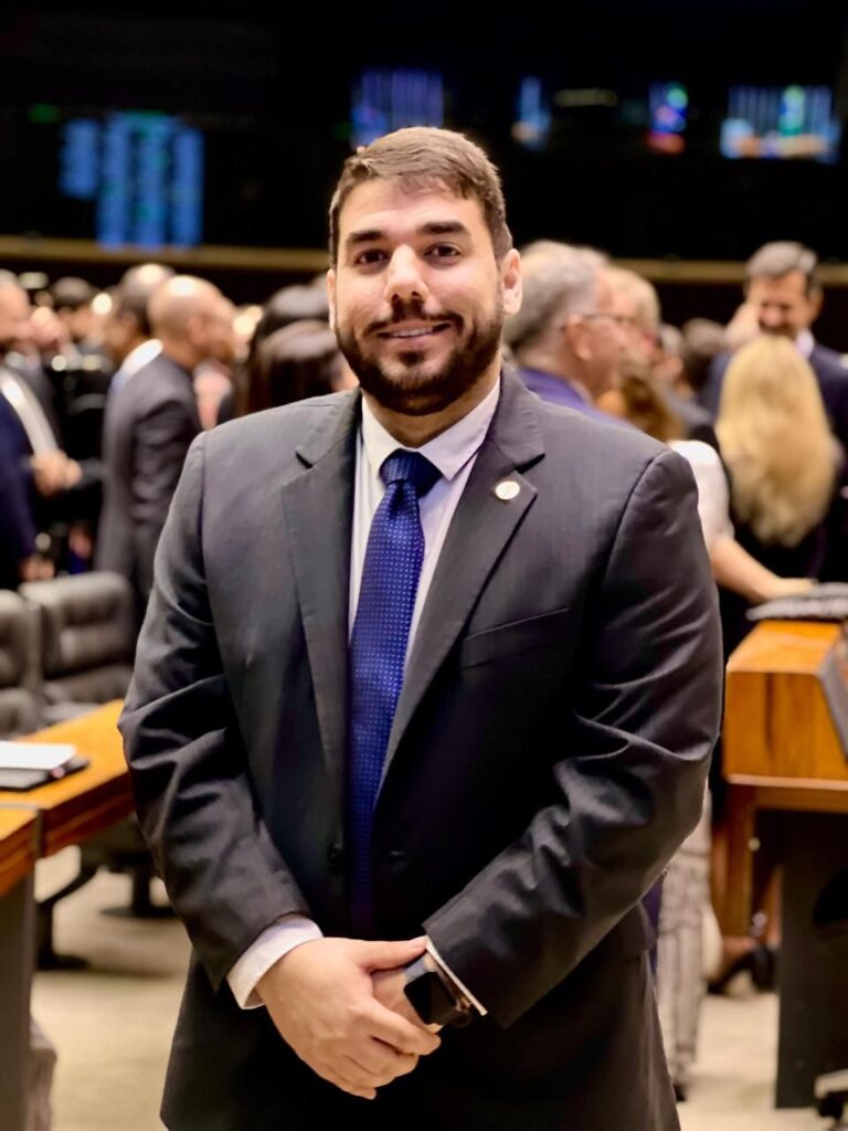 João Godoy Assume a Presidência do CRO-PE com Foco na Valorização da Odontologia