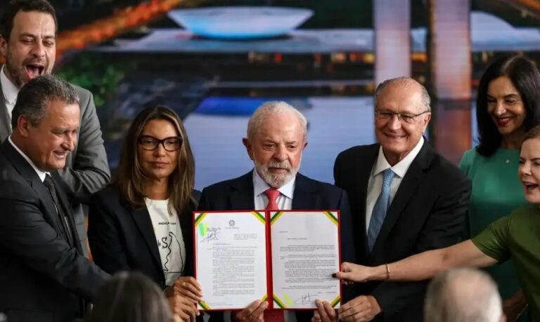 Lula Veta Projeto de Lei da Dosimetria: Implicações para a Justiça Brasileira