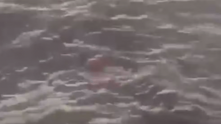 Mistério na Praia: Corpo Encontrado em Pau Amarelo Levanta Questões