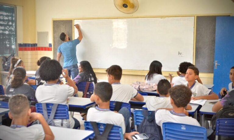 Pernambuco Lança Seleção para Professores de Sociologia Temporários: 79 Vagas Abertas