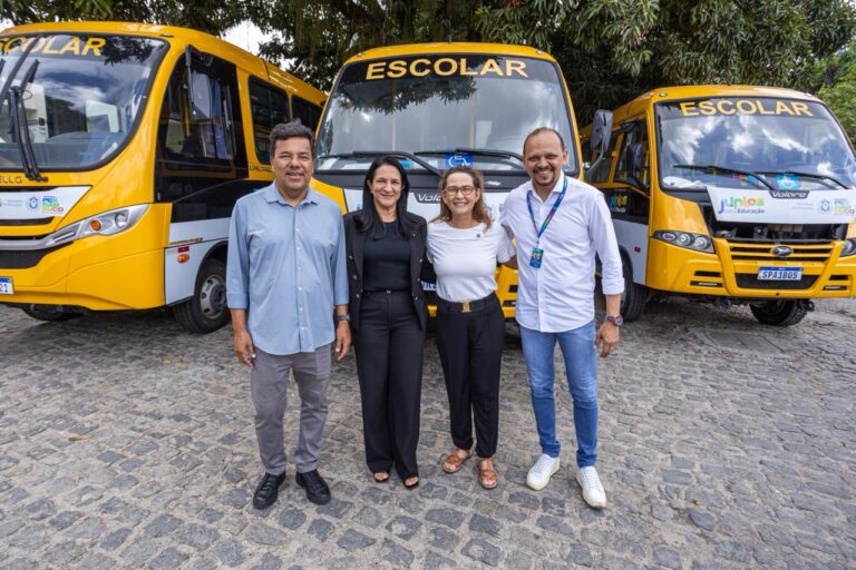 Pernambuco Recebe Novos Ônibus Escolares para Fortalecer Transporte Estudantil Pernambuco Recebe Novos Ônibus Escolares para Fortalecer Transporte Estudantil