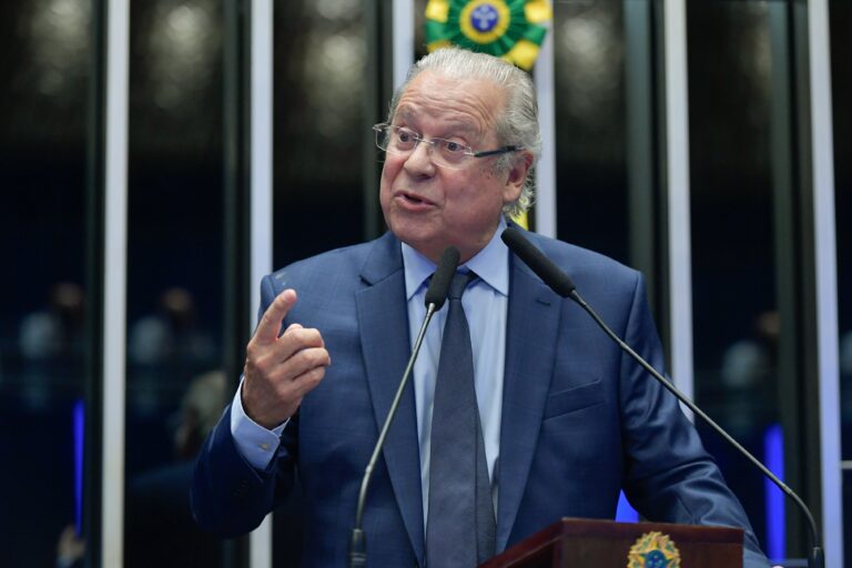 Retorno dos ‘Figurões’ da Política: Nomes Conhecidos Projetam Candidaturas para 2026 Retorno dos 'Figurões' da Política: Nomes Conhecidos Projetam Candidaturas para 2026