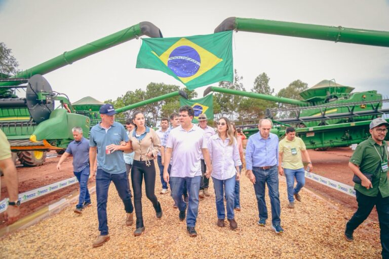 Agronegócio no Piauí: Rafael Fonteles Exalta Potencial em Dia de Campo