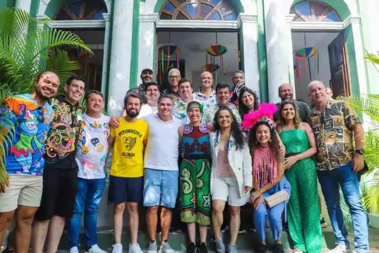 Carnaval dos Papangus em Bezerros: Raquel Lyra celebra tradição e desenvolvimento