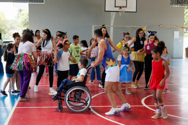 Carnaval no Crer: Alegria e Informação para Pacientes e Colaboradores