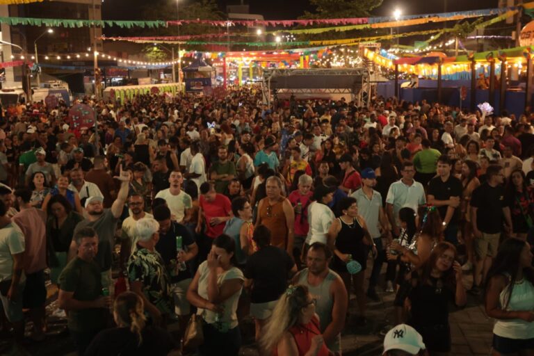 Caruaru Acolhe Pré-Carnaval com Cortejo e Shows Inesquecíveis