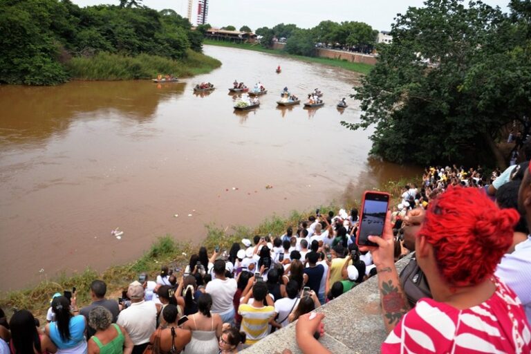 Celebração do Dia de Oxum e Iemanjá em Barreiras: Fé e Cultura em Harmonia