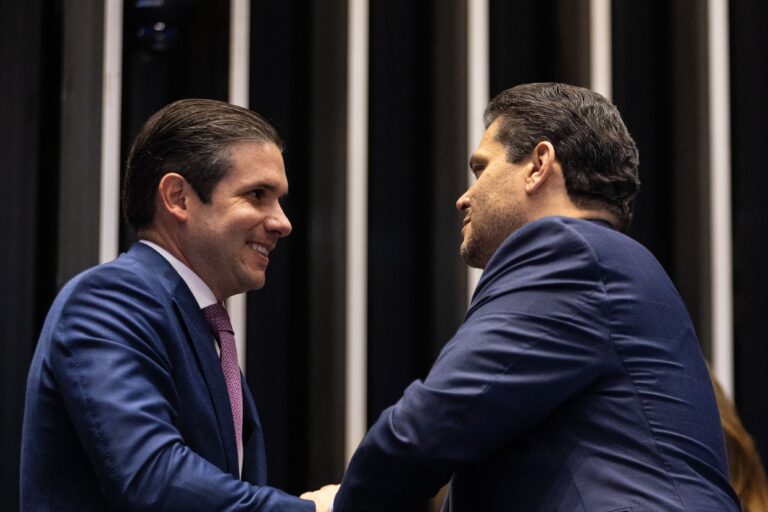 Congresso Nacional Retoma Atividades em Meio a Tensão Política e Agenda Conturbada Congresso Nacional Retoma Atividades em Meio a Tensão Política e Agenda Conturbada