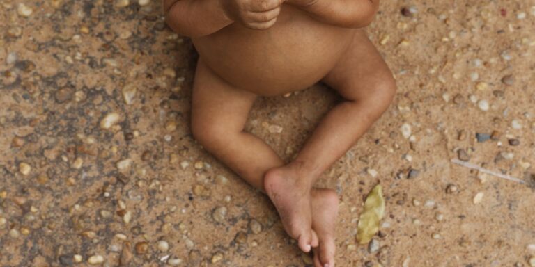 Crescimento Infantil: Vulnerabilidade Social Impacta Altura de Crianças Indígenas e do Nordeste