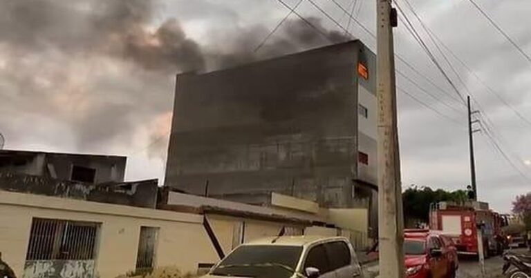 Incêndio e Desabamento em Caruaru: 17 Imóveis Interditados pela Defesa Civil