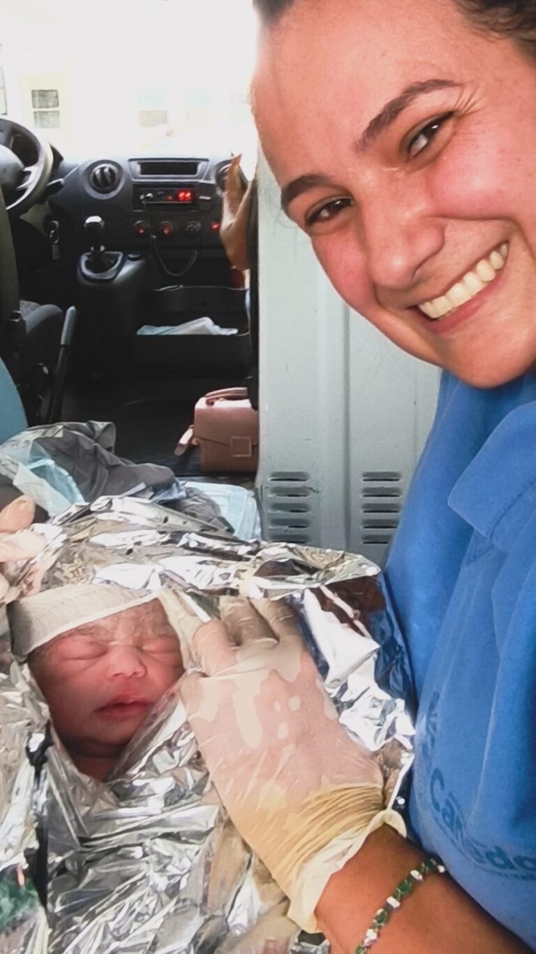 Parto Inusitado: Equipe de Saúde Realiza Nascimento Dentro de Ambulância em Senador Canedo