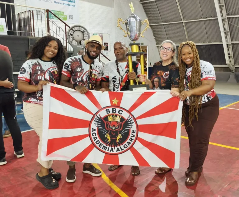 Algarve Se Destaca e Conquista o Carnaval de Alvorada 2026 Algarve Se Destaca e Conquista o Carnaval de Alvorada 2026