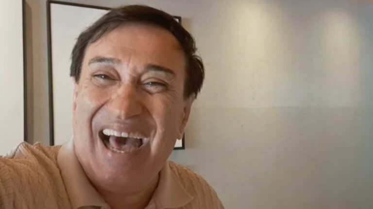 Cantor Sandro Becker é Detido em Caruaru por Dívida de Pensão de R$ 200 Mil Cantor Sandro Becker é Detido em Caruaru por Dívida de Pensão de R$ 200 Mil