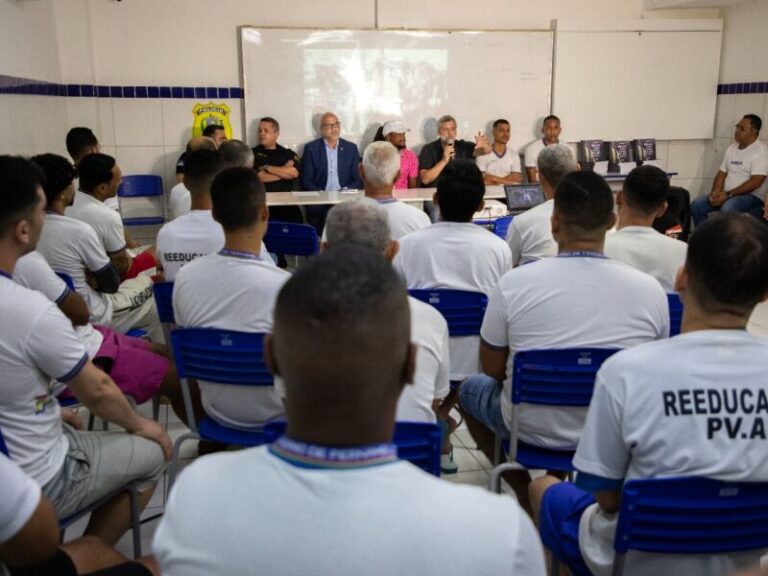 Caruaru Promove Doação de Livros e Encontro com Escritores na Penitenciária Juiz Plácido de Souza