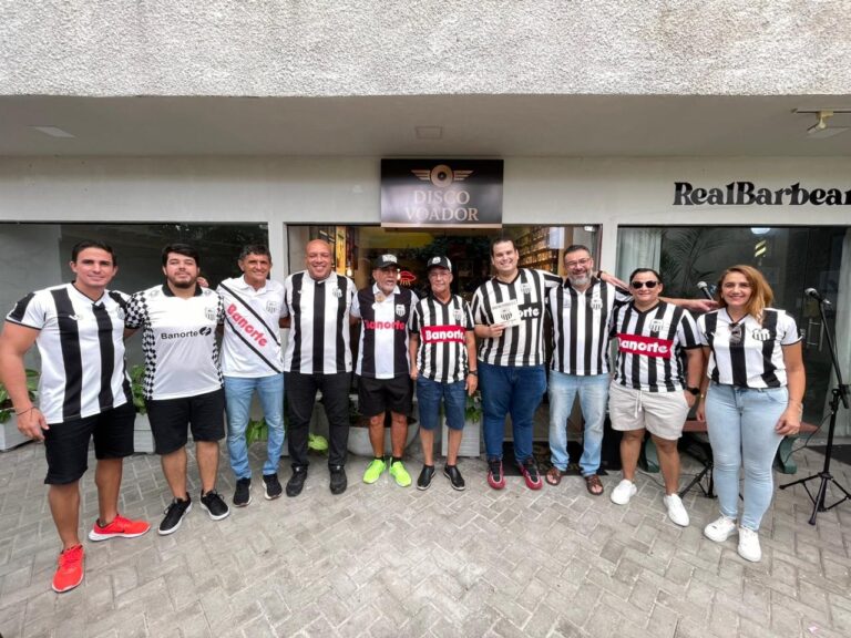 Celebração Histórica: Torcedores e Ex-Jogadores do Central Se Reúnem em Homenagem às Camisas Icônicas do Clube Celebração Histórica: Torcedores e Ex-Jogadores do Central Se Reúnem em Homenagem às Camisas Icônica