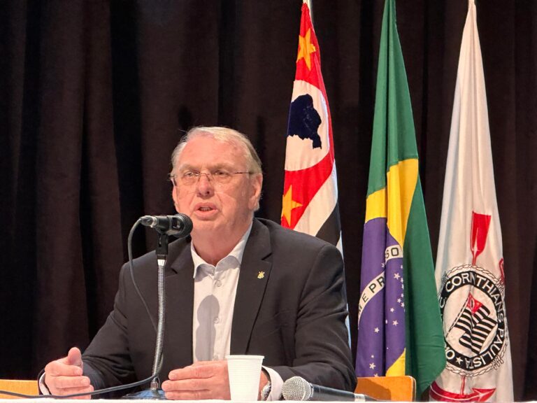 Conflito no Corinthians: Entenda a Discórdia entre Osmar Stabile e Romeu Tuma Júnior Conflito no Corinthians: Entenda a Discórdia entre Osmar Stabile e Romeu Tuma Júnior