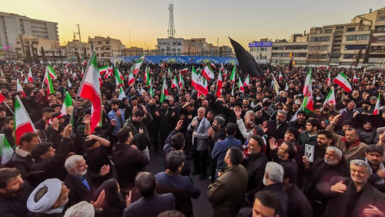 Desvendando a Estrutura Política do Irã: Entenda seu Funcionamento