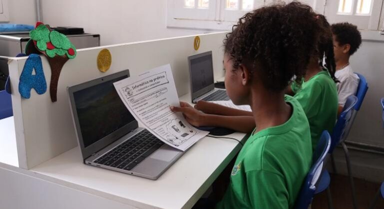 Educação Digital: Iniciativa Revolucionária da Rede Municipal de Belo Horizonte