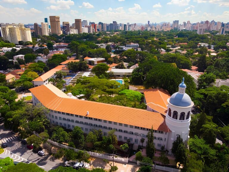 Escola de Elite em São Paulo: Mensalidade de até R$ 16 mil e Faturamento Milionário Escola de Elite em São Paulo: Mensalidade de até R$ 16 mil e Faturamento Milionário