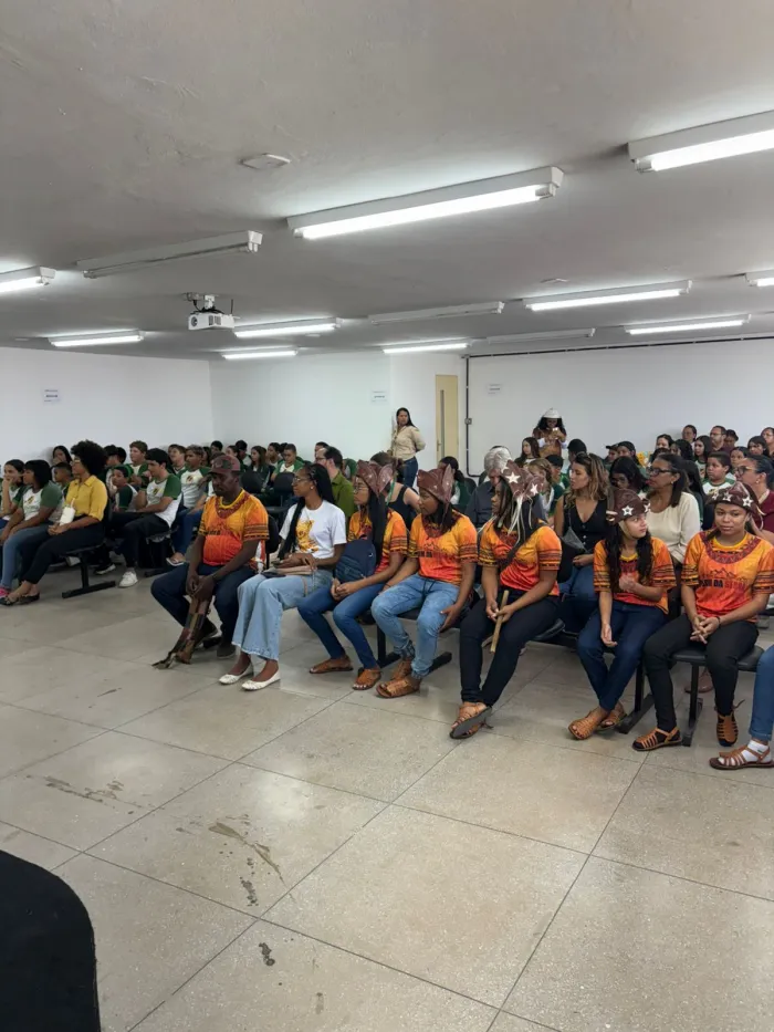 Estudantes de Caruaru Envolvidos em Oficinas Culturais Focadas no Protagonismo Feminino Estudantes de Caruaru Envolvidos em Oficinas Culturais Focadas no Protagonismo Feminino