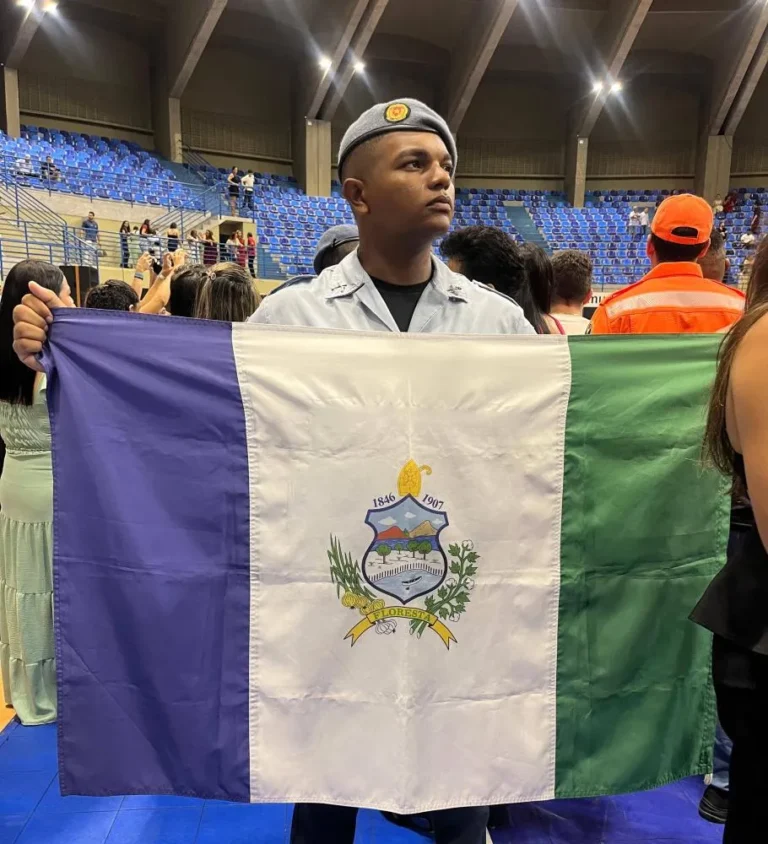 Formatura de Policial Militar: A Conquista de Rafael Raimundo, um Exemplo de Persistência