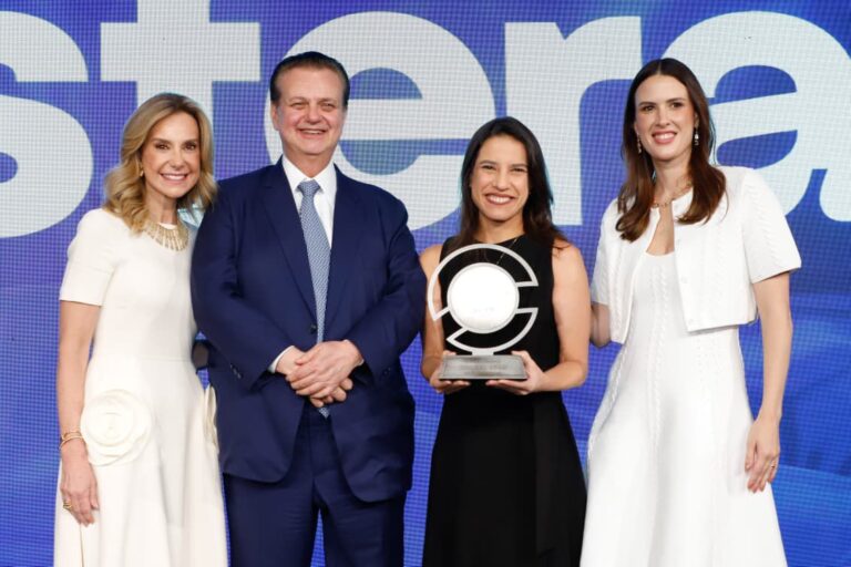 Governadora Raquel Lyra é Reconhecida com Prêmio Mulheres Exponenciais 2026 e Defende Avanços em Pol