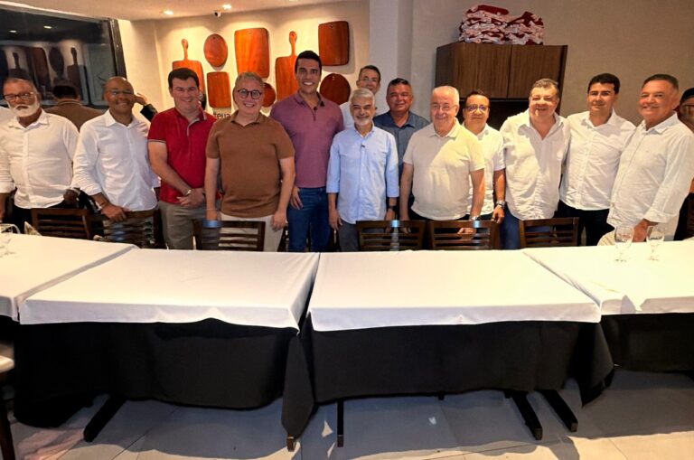 Humberto Costa Angaria Apoio de 18 Prefeitos do Agreste em Caruaru