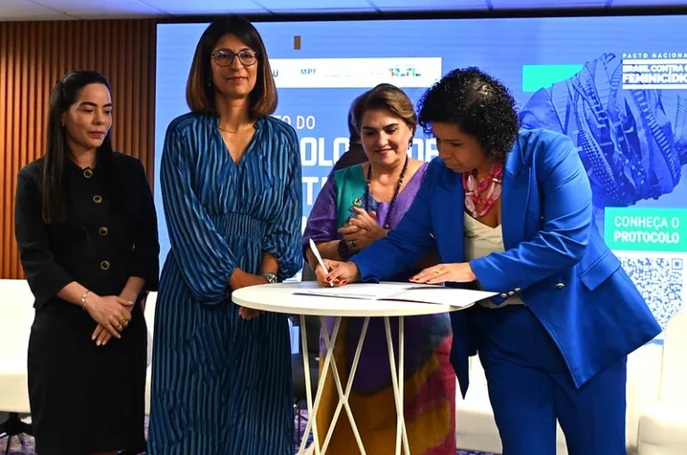 Ministérios Firmam Protocolo para Combater Violência de Gênero na Política Ministérios Firmam Protocolo para Combater Violência de Gênero na Política