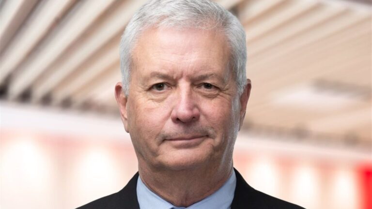 Mudança na Liderança da Air Canadá: CEO Deixa o Cargo em Meio a Controvérsias