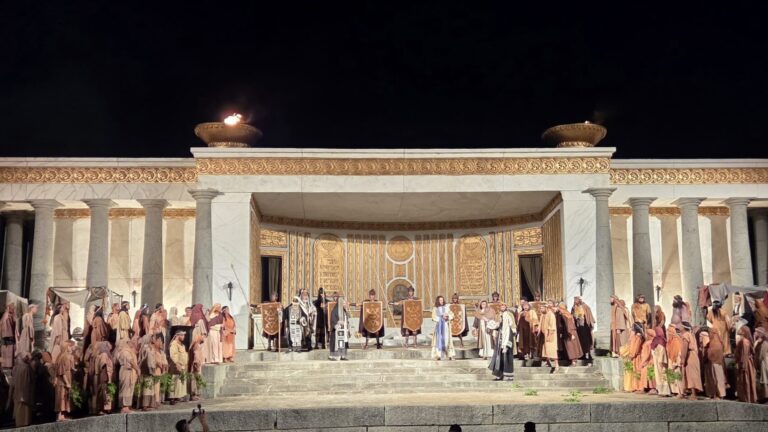 Paixão de Cristo de Nova Jerusalém: Ingressos com 50% de Desconto para 2026