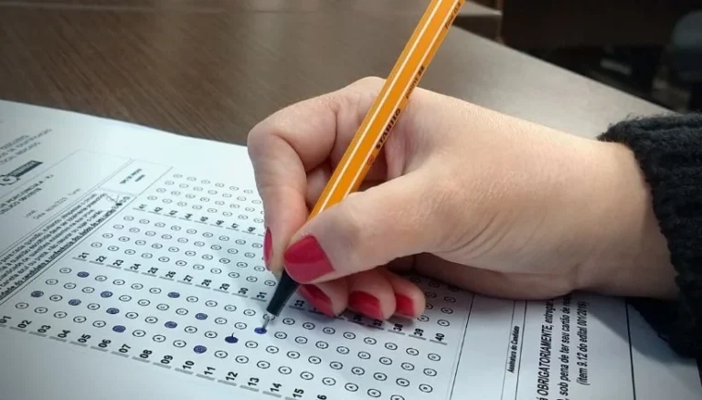 Pernambuco Oferece 759 Vagas em Concursos Públicos com Salários de Até R$ 12,3 Mil